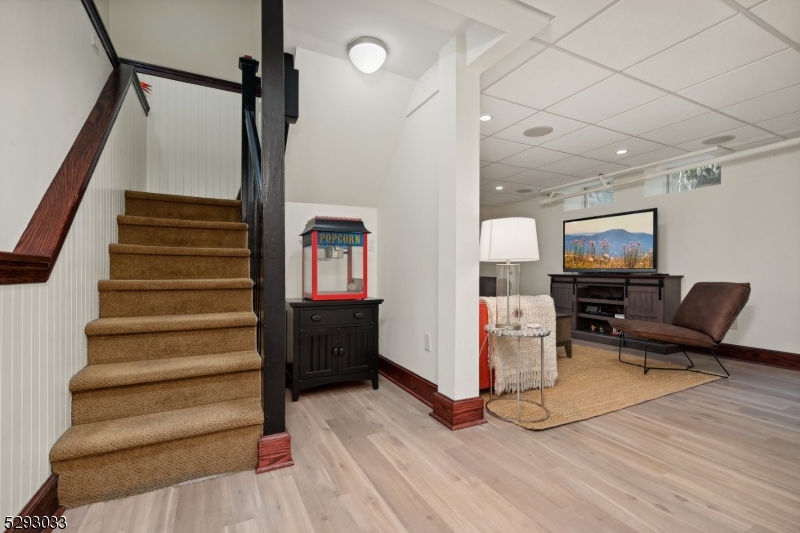 OLD SHORT HILLS - Residential