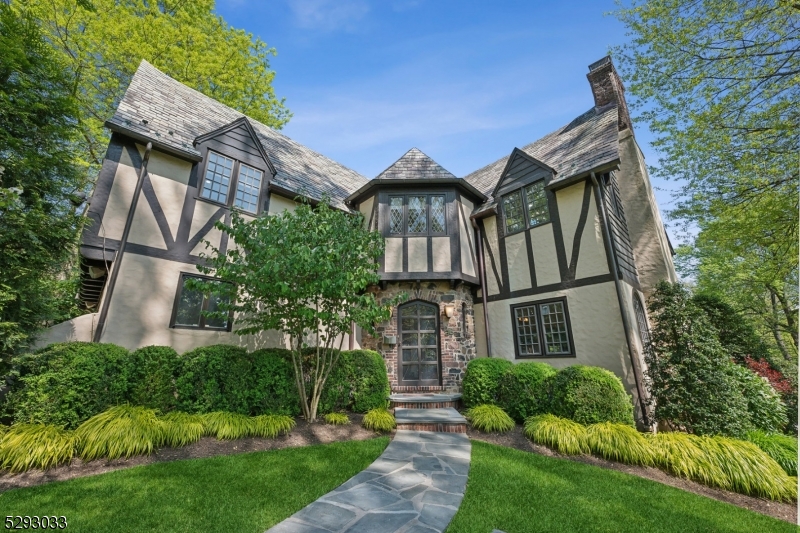 OLD SHORT HILLS - Residential