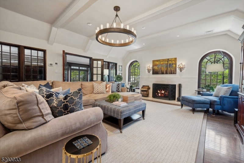 OLD SHORT HILLS - Residential