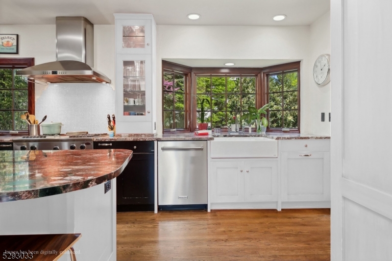 OLD SHORT HILLS - Residential