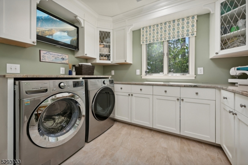 OLD SHORT HILLS - Residential