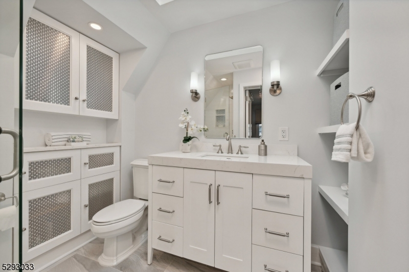 OLD SHORT HILLS - Residential