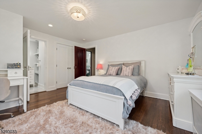 OLD SHORT HILLS - Residential