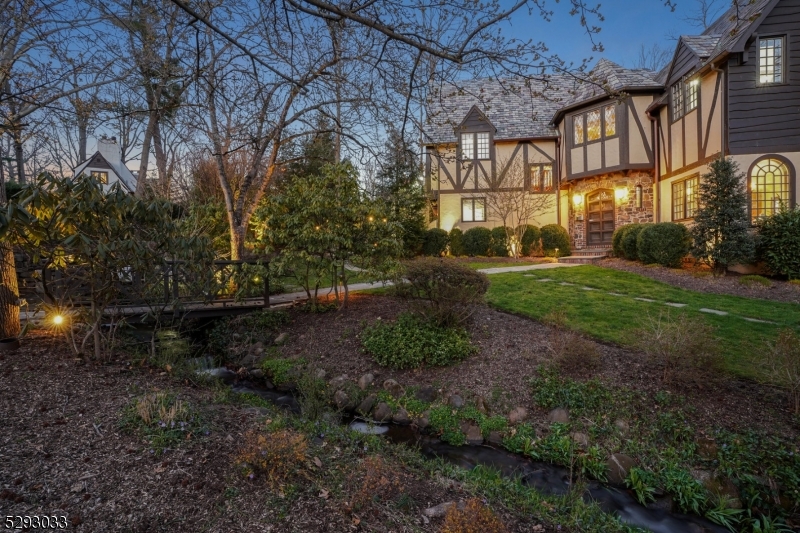 OLD SHORT HILLS - Residential