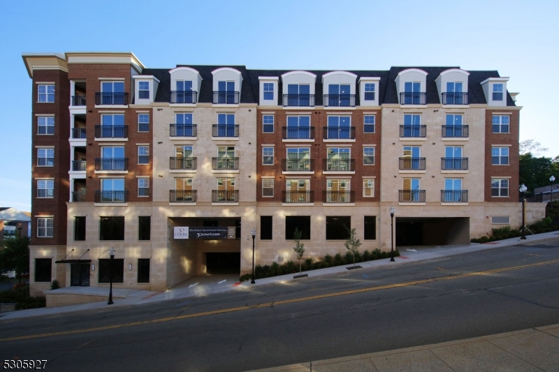 Court House - Residential Lease