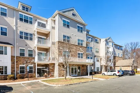 MLS: 3950380