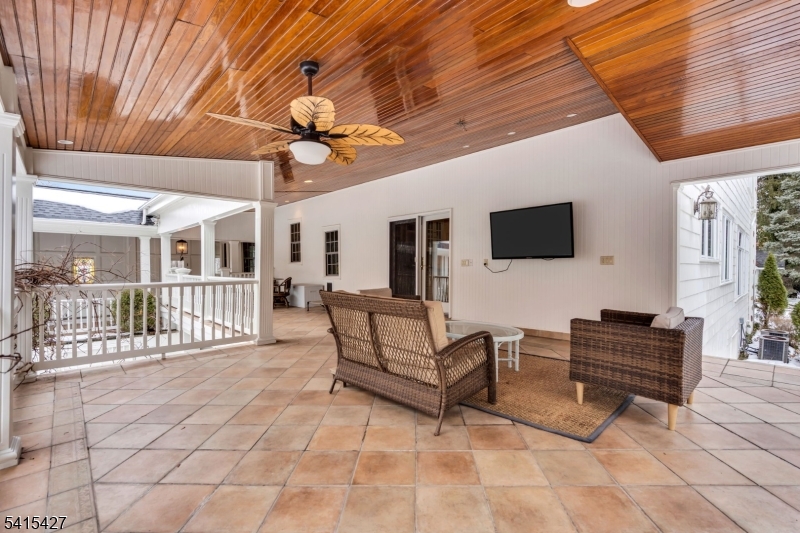 SLEEPY HOLLOW - Residential