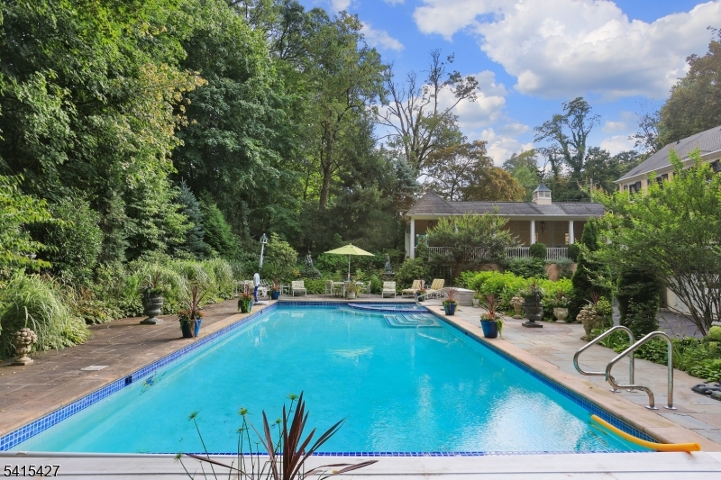 SLEEPY HOLLOW - Residential