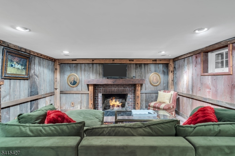 SLEEPY HOLLOW - Residential