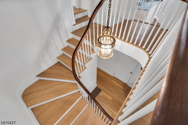 SLEEPY HOLLOW - Residential