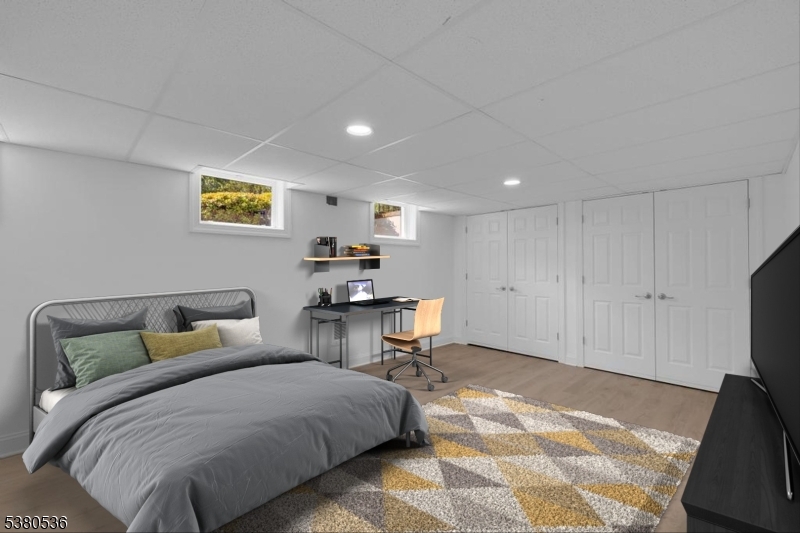 Neshanic - Residential