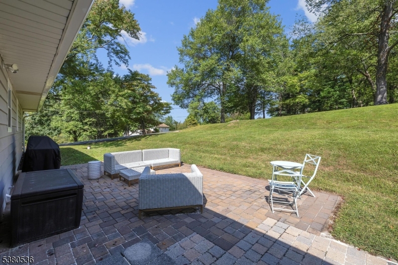 Neshanic - Residential