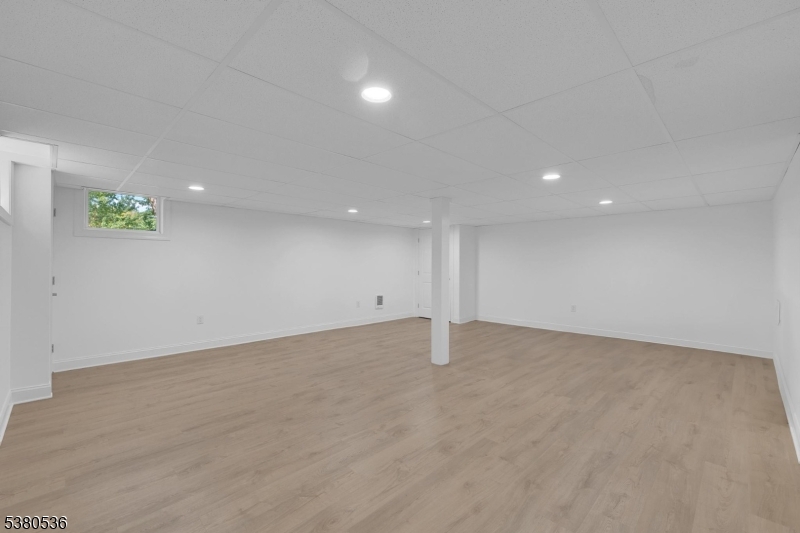 Neshanic - Residential