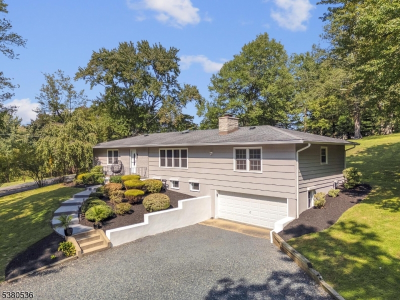 Neshanic - Residential