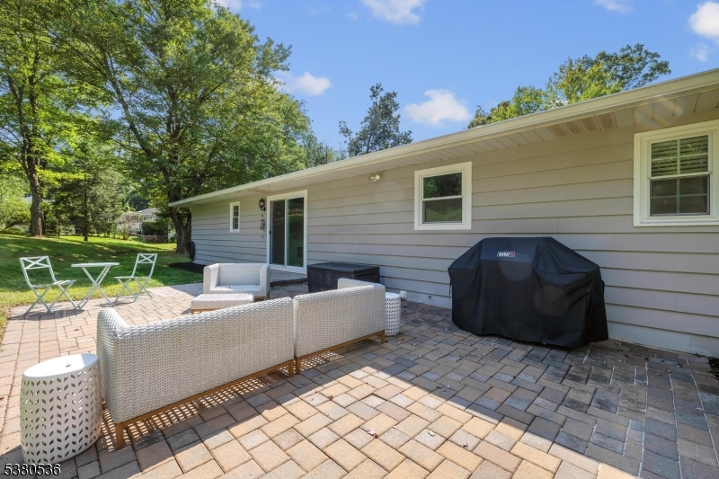 Neshanic - Residential