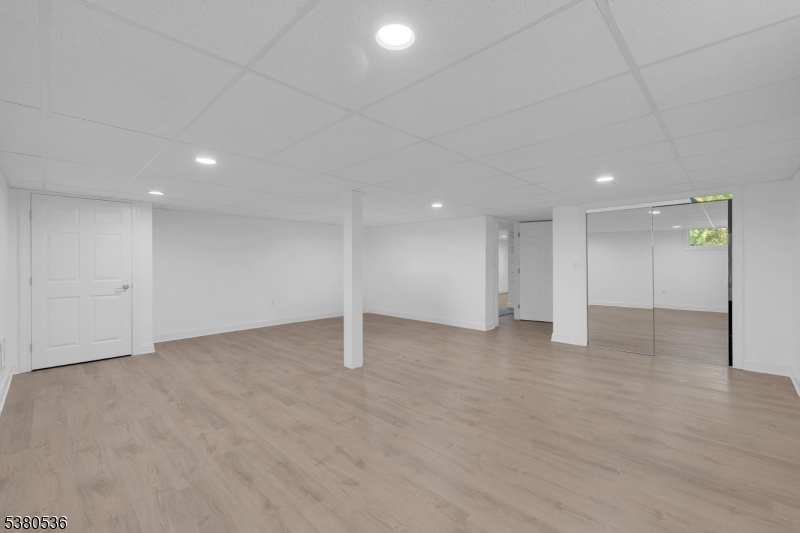 Neshanic - Residential