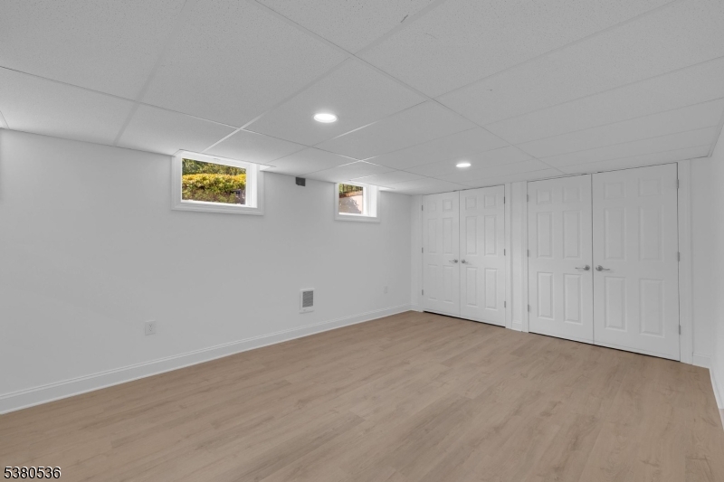 Neshanic - Residential