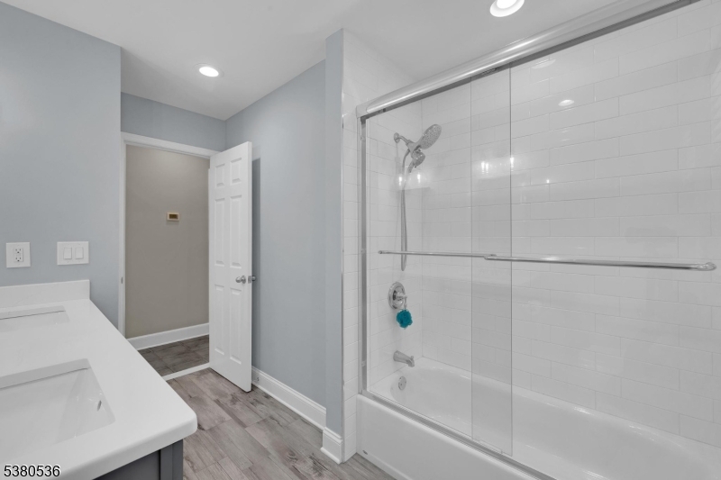 Neshanic - Residential