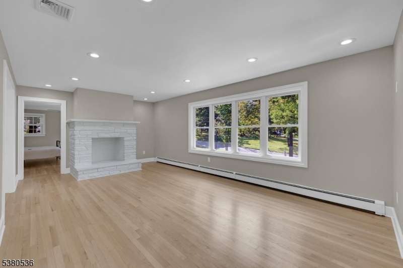 Neshanic - Residential