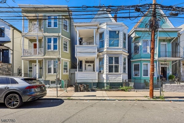 752 E 18TH ST, PATERSON, NJ 07501 - Image 6bc56a903e368c0128c8f406aa60f29e/3757518301
