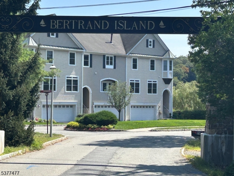 Lakeshore Village - Residential