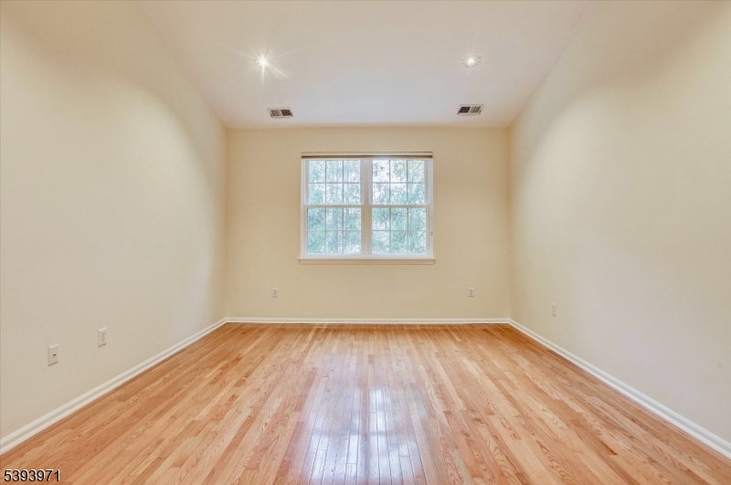 Four Seasons - Residential