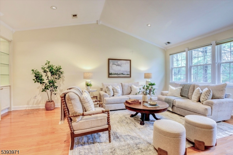 Four Seasons - Residential