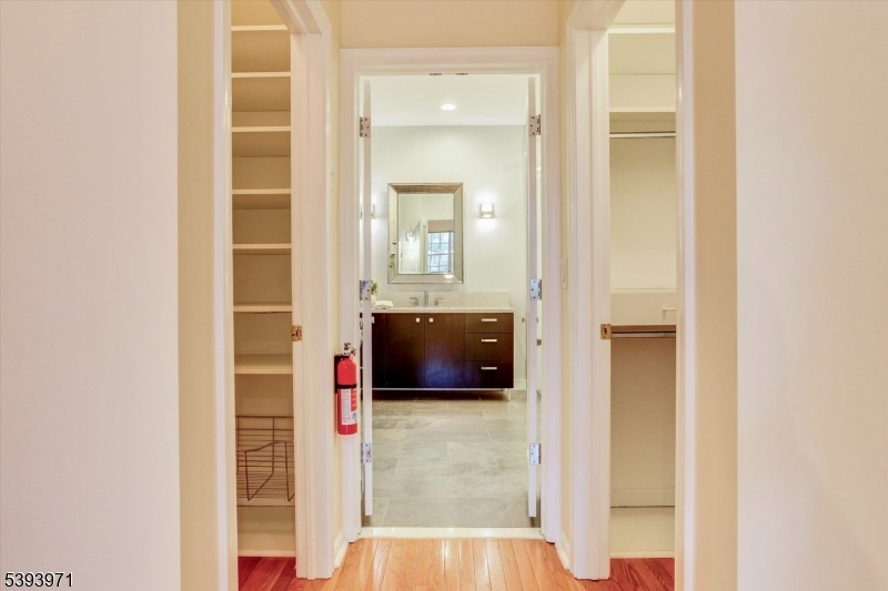 Four Seasons - Residential