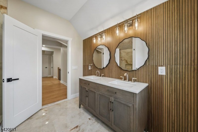 Central Villas - Residential