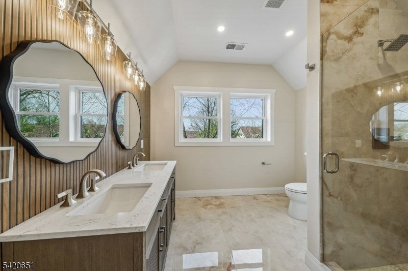 Central Villas - Residential