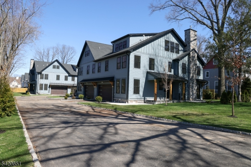 Central Villas - Residential