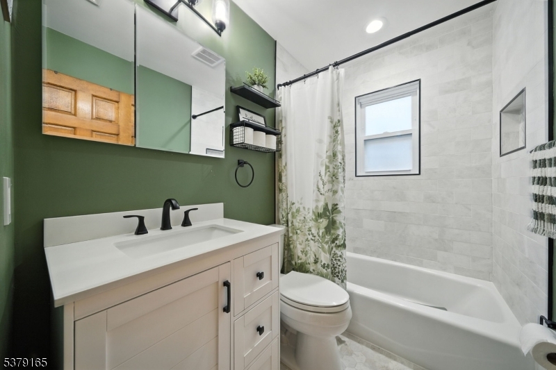 Cedar Lake - Residential Lease