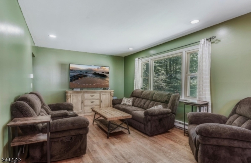 SCENIC LAKES - Residential