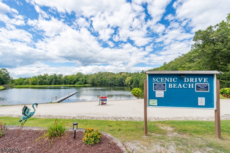 SCENIC LAKES - Residential