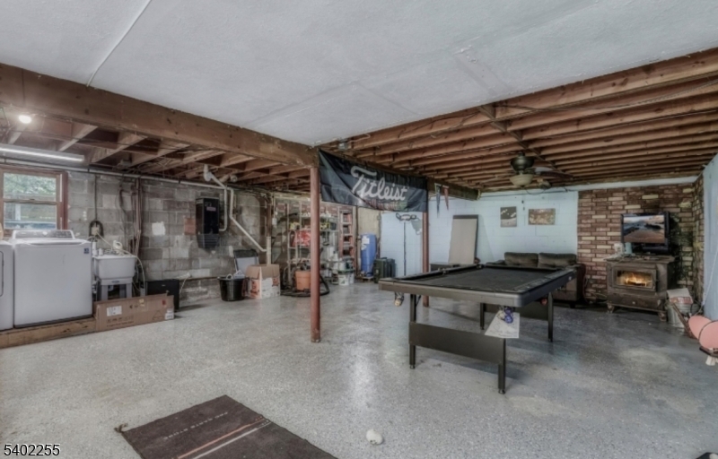 SCENIC LAKES - Residential