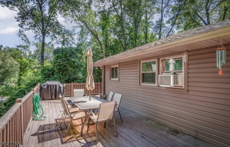 SCENIC LAKES - Residential