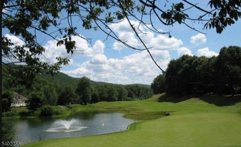 SCENIC LAKES - Residential