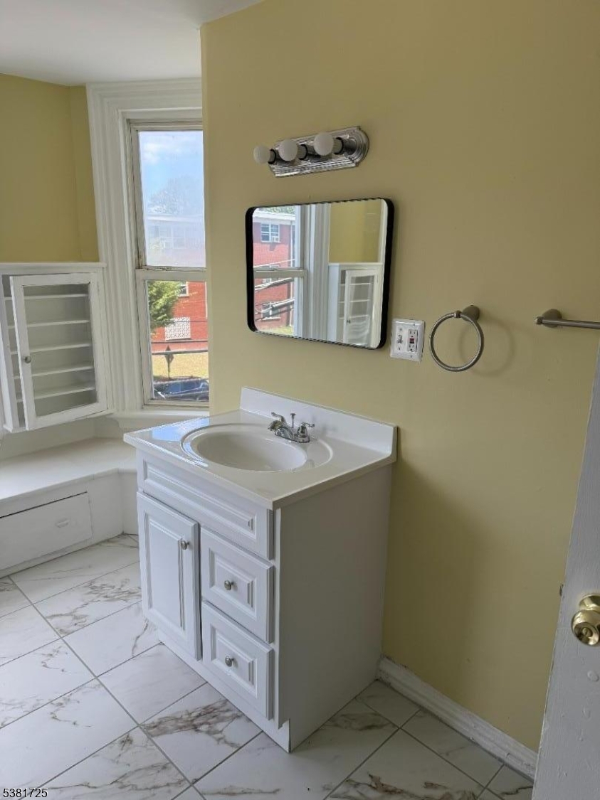 City Of Orange Twp., New Jersey 07050, United States, 3 Bedrooms Bedrooms, ,1 BathroomBathrooms,Residential,Pending,201380