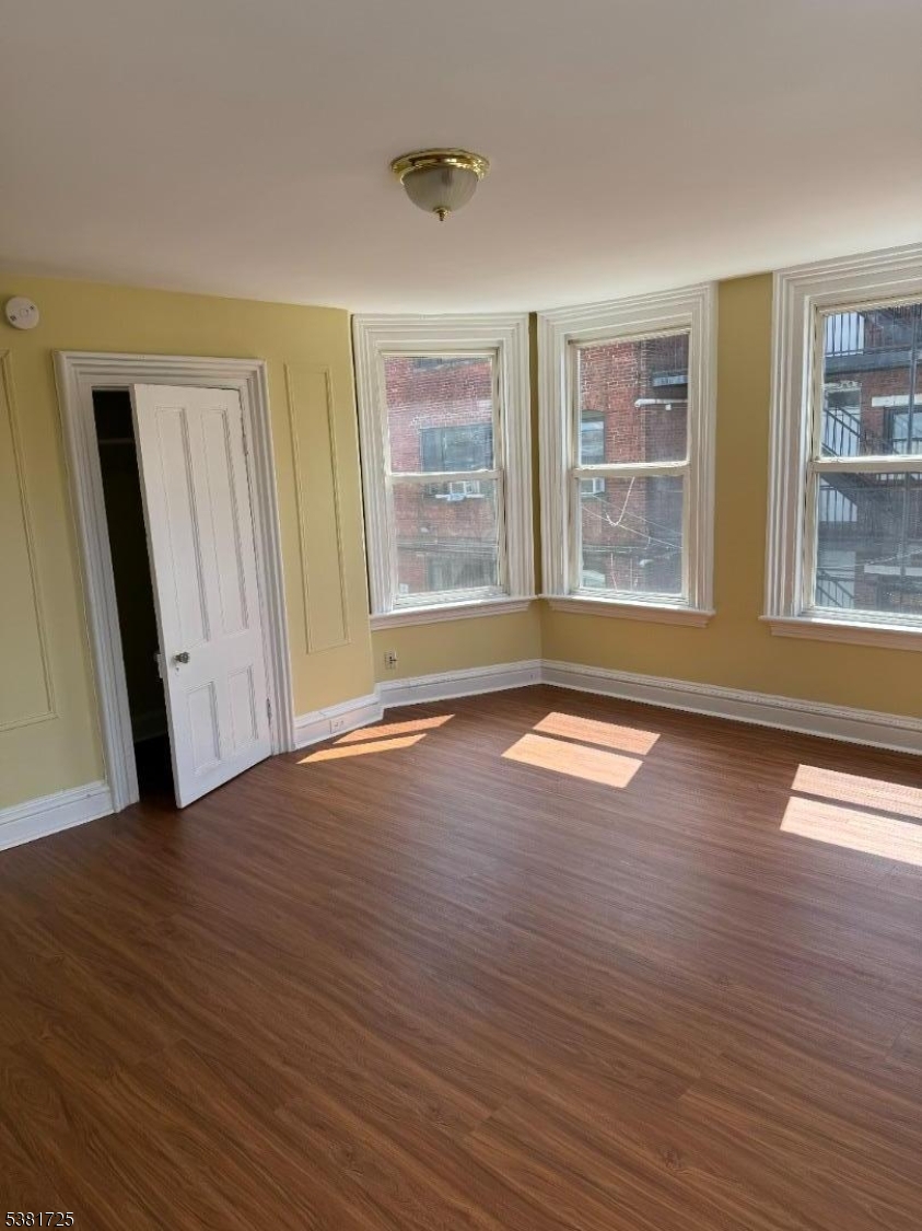 City Of Orange Twp., New Jersey 07050, United States, 3 Bedrooms Bedrooms, ,1 BathroomBathrooms,Residential,Pending,201380