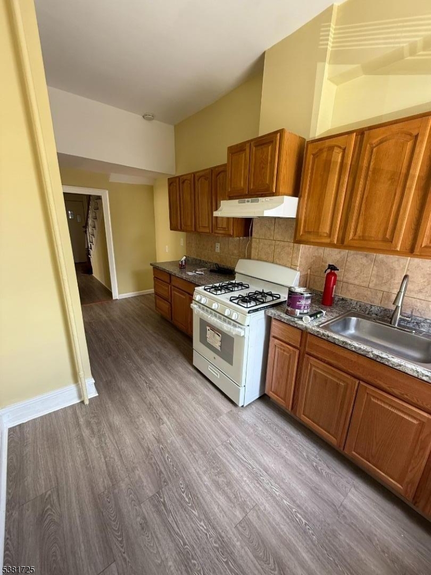 City Of Orange Twp., New Jersey 07050, United States, 3 Bedrooms Bedrooms, ,1 BathroomBathrooms,Residential,Pending,201380