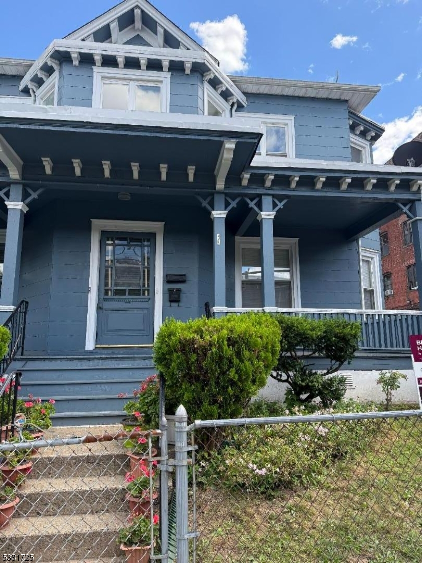 City Of Orange Twp., New Jersey 07050, United States, 3 Bedrooms Bedrooms, ,1 BathroomBathrooms,Residential,Pending,201380