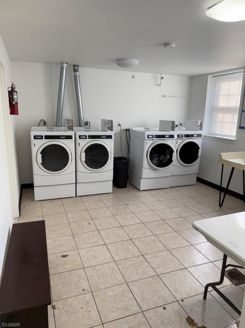 West Orange Twp., New Jersey 07052, United States, 1 Bedroom Bedrooms, ,1 BathroomBathrooms,Residential,Active,97193