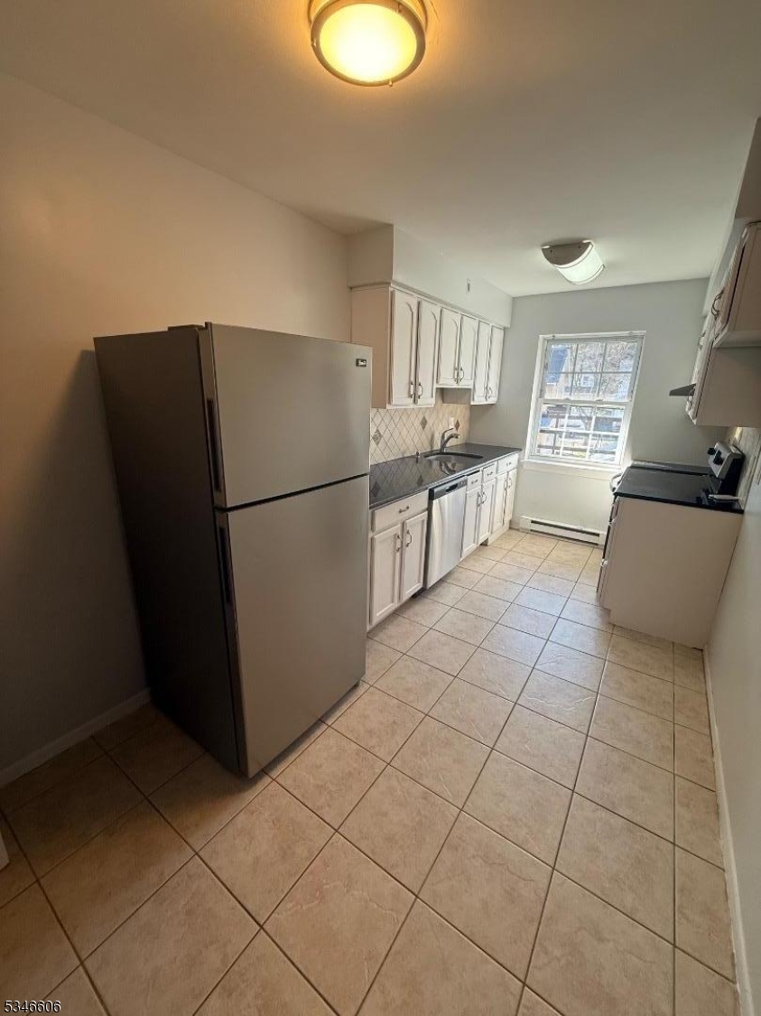 West Orange Twp., New Jersey 07052, United States, 1 Bedroom Bedrooms, ,1 BathroomBathrooms,Residential,Active,97193