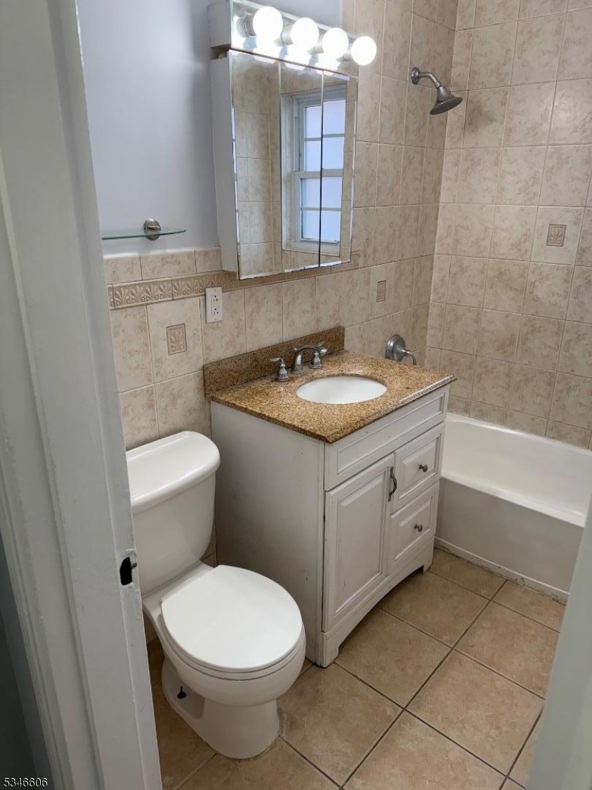 West Orange Twp., New Jersey 07052, United States, 1 Bedroom Bedrooms, ,1 BathroomBathrooms,Residential,Active,97193