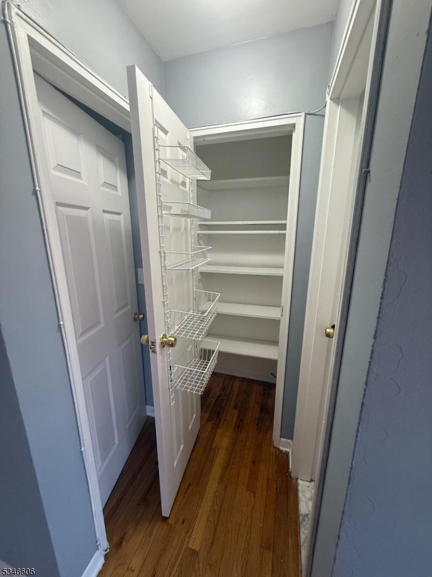 West Orange Twp., New Jersey 07052, United States, 1 Bedroom Bedrooms, ,1 BathroomBathrooms,Residential,Active,97193