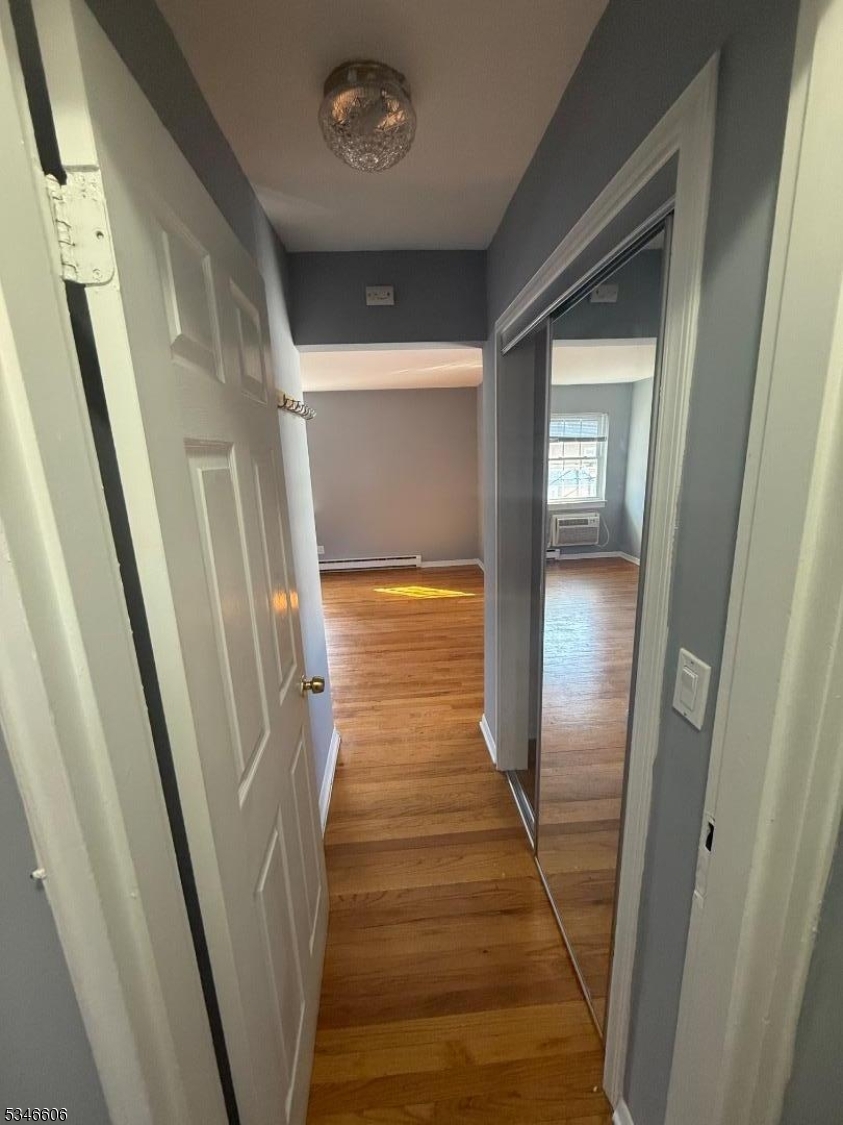 West Orange Twp., New Jersey 07052, United States, 1 Bedroom Bedrooms, ,1 BathroomBathrooms,Residential,Active,97193