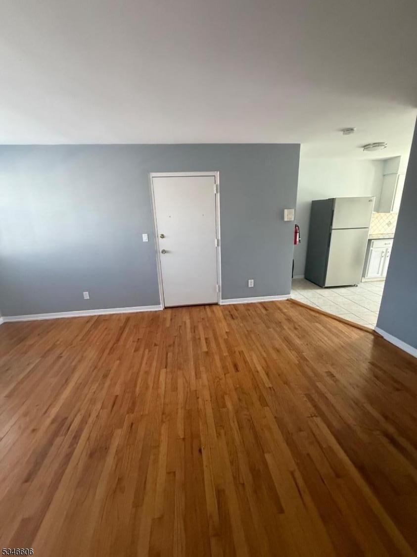 West Orange Twp., New Jersey 07052, United States, 1 Bedroom Bedrooms, ,1 BathroomBathrooms,Residential,Active,97193