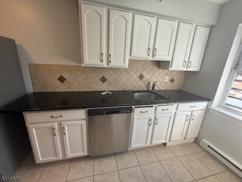 West Orange Twp., New Jersey 07052, United States, 1 Bedroom Bedrooms, ,1 BathroomBathrooms,Residential,Active,97193