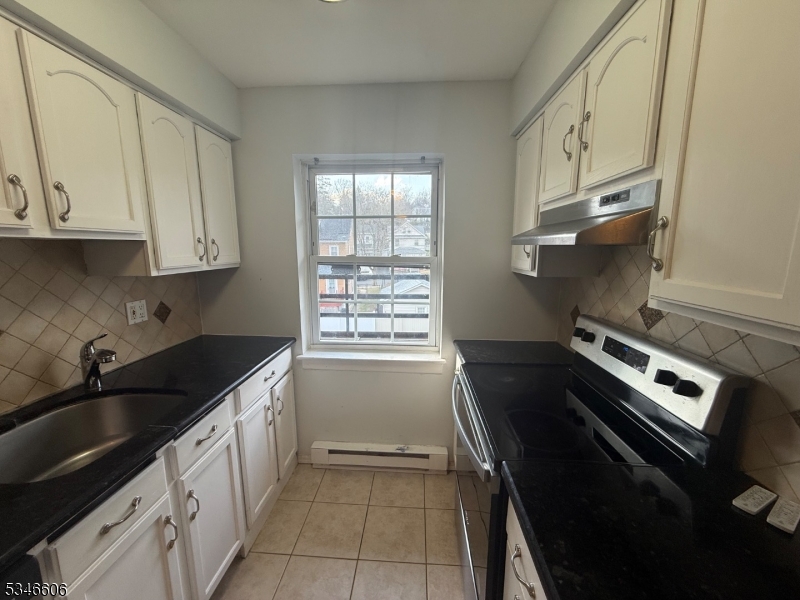 West Orange Twp., New Jersey 07052, United States, 1 Bedroom Bedrooms, ,1 BathroomBathrooms,Residential,Active,97193