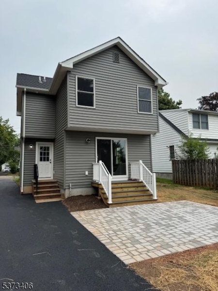 Somerville Boro, New Jersey 08876, United States, 3 Bedrooms Bedrooms, ,3 BathroomsBathrooms,Residential,Pending,190078